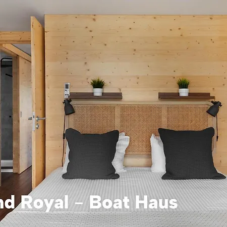 Botel Boat Haus - Casas Flotantes Frente A Gibraltar 3*