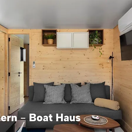 Ботель Boat Haus - Casas Flotantes Frente A Gibraltar 3*