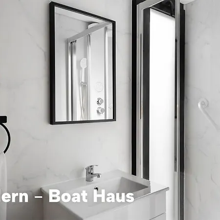 Boat Haus - Casas Flotantes Frente A Gibraltar