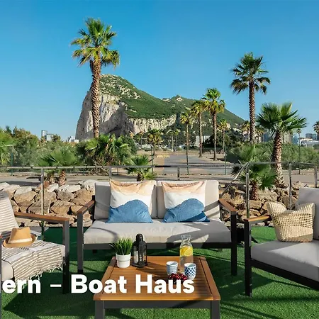 Boat Haus - Casas Flotantes Frente A Gibraltar Botel 3*