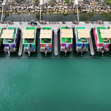 Boat Haus - Casas Flotantes Frente A Gibraltar Ботель Ла-Линеа-де-ла-Консепсьон