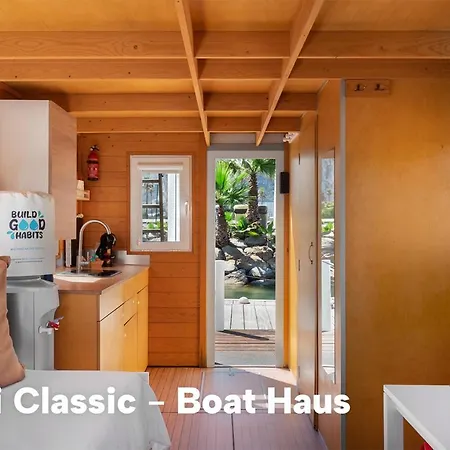 Boat Haus - Casas Flotantes Frente A Gibraltar 3*
