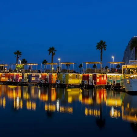 Hotel en barco Boat Haus - Mediterranean Experience La Línea de la Concepción