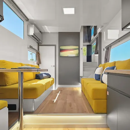 Úszó hotel Boat Haus - Casas Flotantes Frente A Gibraltar La Línea de la Concepción