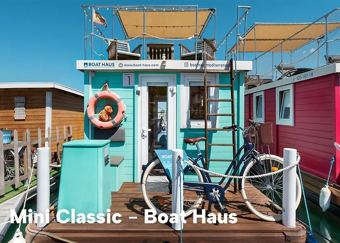 Botel Boat Haus - Casas Flotantes Frente A Gibraltar 3*
