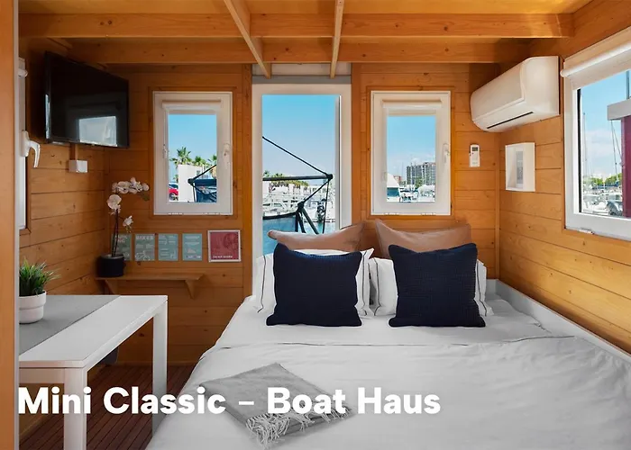 Botel Boat Haus - Casas Flotantes Frente A Gibraltar 3*