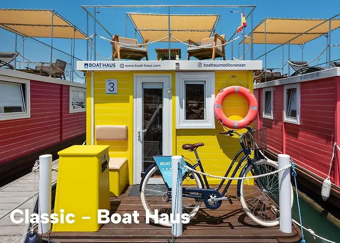 Boat Haus - Casas Flotantes Frente A Gibraltar 3*