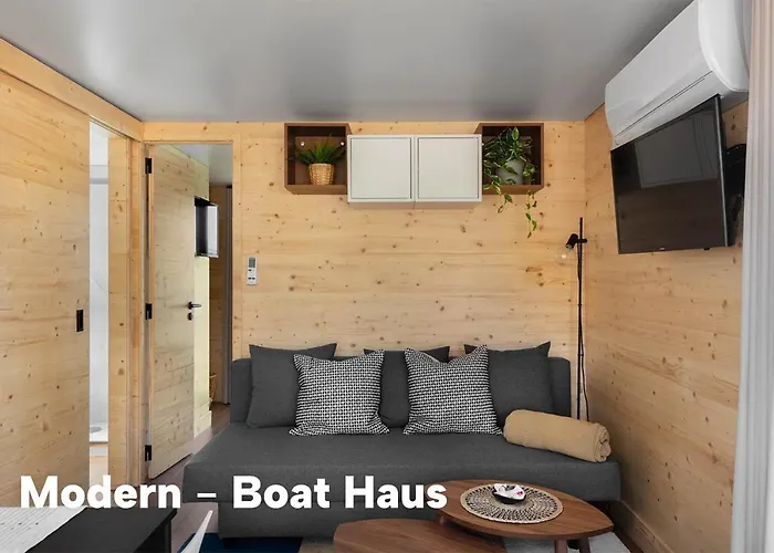 Botel Boat Haus - Casas Flotantes Frente A Gibraltar 3*