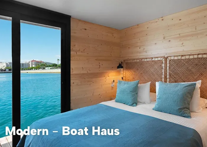 Boat Haus - Casas Flotantes Frente A Gibraltar Botel 3*