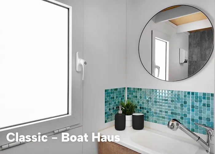 Botel Boat Haus - Casas Flotantes Frente A Gibraltar La Línea de la Concepción