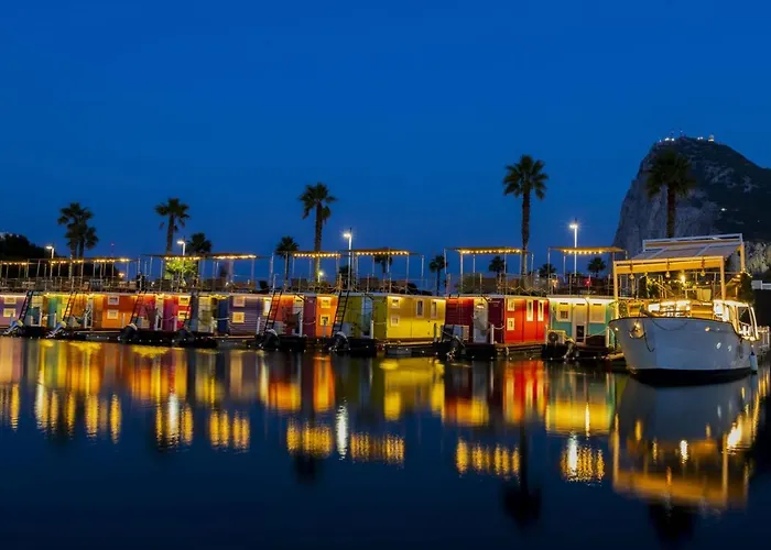 Botel Boat Haus - Casas Flotantes Frente A Gibraltar La Línea de la Concepción