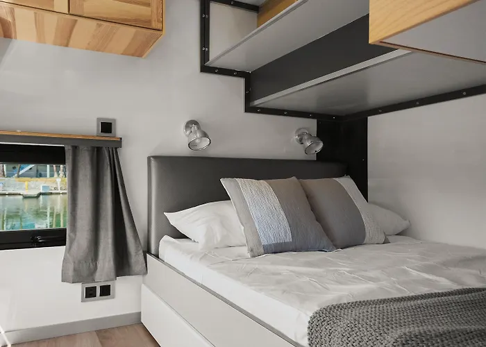 Botel Boat Haus - Casas Flotantes Frente A Gibraltar La Línea de la Concepción